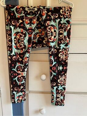 LuLuRoe Black Multi Floral-Scroll Leggings